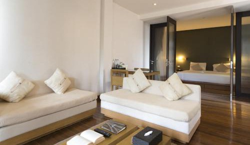 One Bedroom Deluxe Suite