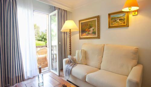 Double or Twin Room Split Level