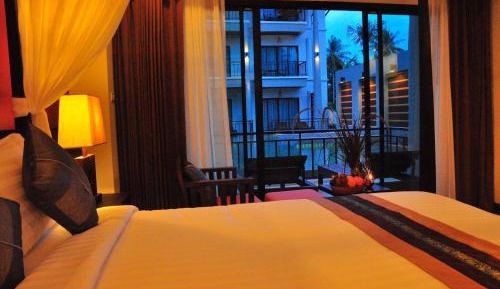 Grand Deluxe Double Room with Pool Access