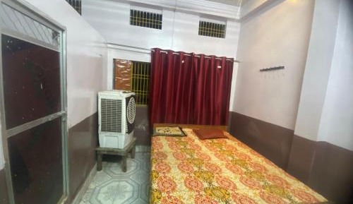 Deluxe Double Room with Bath - Indian nationals only