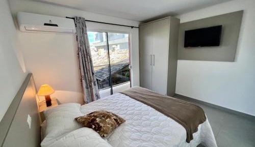 Apartment with Pool View 