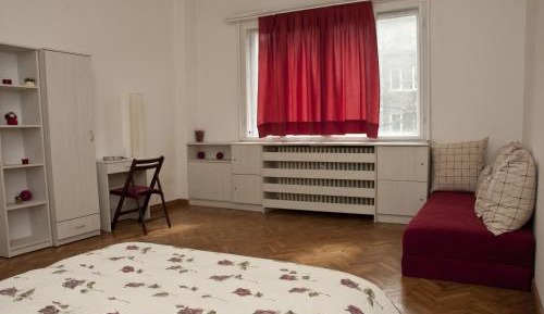 Single Bed in Mixed Dormitory Room