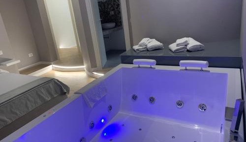 Suite with Spa Bath