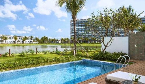 One-Bedroom Villa with Private Pool and Lake View
