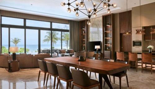 Presidential Four Bedroom Villa with Pool and Sea View