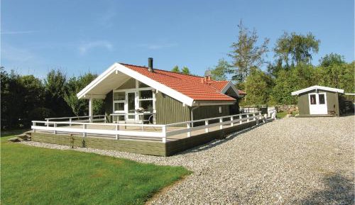 Three-Bedroom Holiday Home 