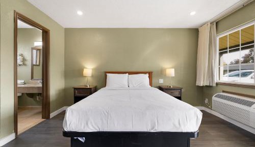 Queen Room