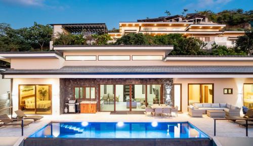 Three-Bedroom Holiday Home 