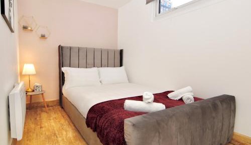 Standard Double Room with Shared Bathroom