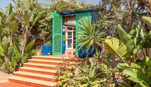 Studio with Garden View