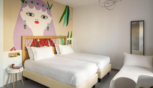 Triple Room with City View
