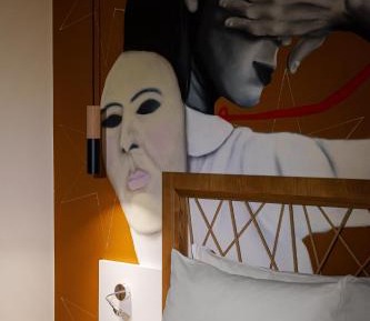 Deluxe Room (2 Adults + 1 Child)