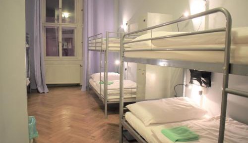 Bunk Bed in Mixed Dormitory Room