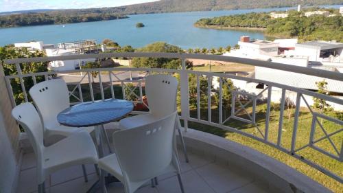 Apartment with Lake View