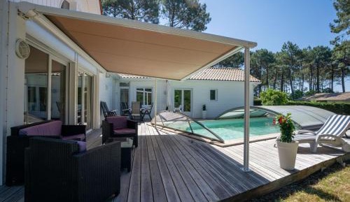 Holiday Home (8 Adults)