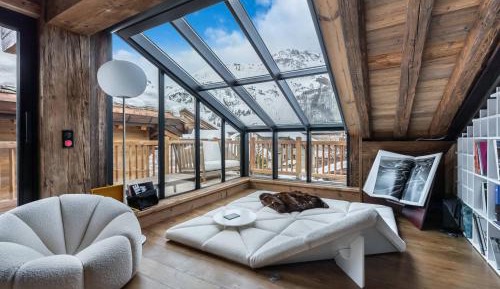 Chalet (10 Adults)