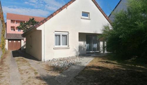Holiday Home (9 Adults)