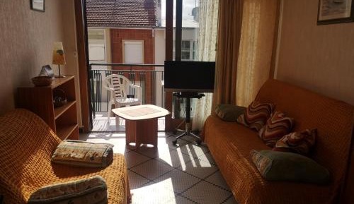 Apartment (3 Adults)