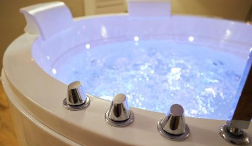 Queen Room with Spa Bath