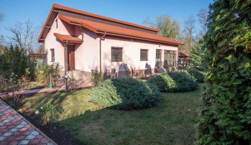 Three-Bedroom Townhouse
