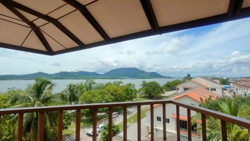 Deluxe Twin Room with Sea View
