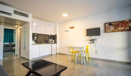 One-Bedroom Apartment with Garden