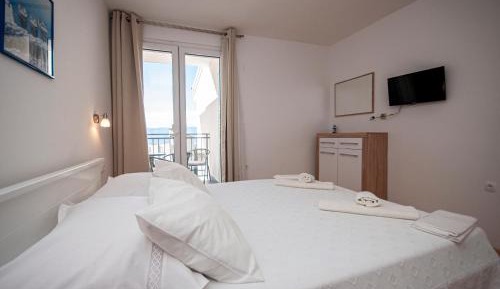 One-Bedroom Apartment with Terrace