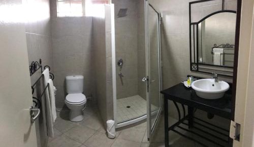 Twin Room with Private Bathroom