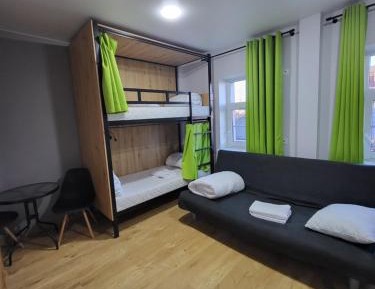 Family Room (5 people)