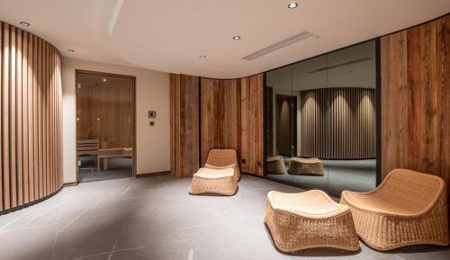 Chalet (13 Adults)