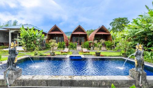 Villa with Garden View