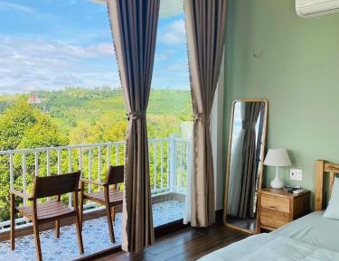 King Room with Mountain View