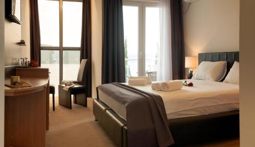 Double Room with Balcony and Sea View