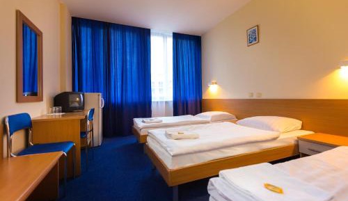 Twin Room with Private Bathroom