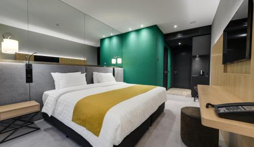 Deluxe King Room
