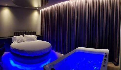 King Suite with Spa Bath