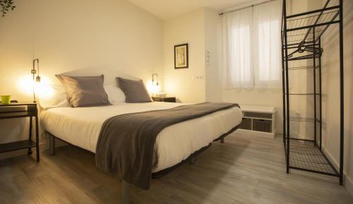 Double or Twin Room with Private Bathroom