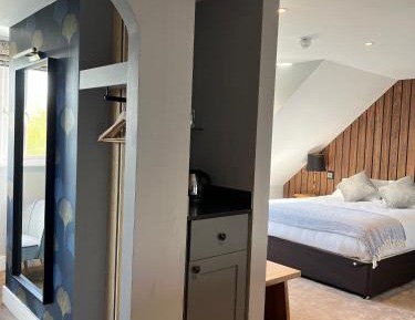 Deluxe King Room