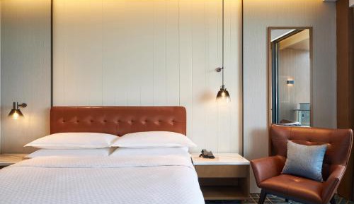 Comfort King Room with Balcony
