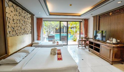 Deluxe Double or Twin Room with Pool Access