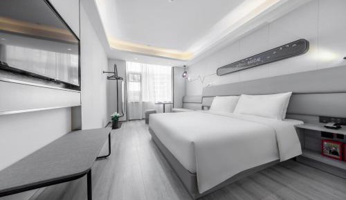 Light Double Room