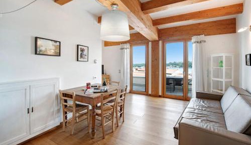 Superior One-Bedroom Apartment