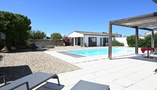 Villa (8 Adults)