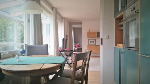 Apartment with Mountain View