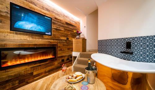 Superior King Suite