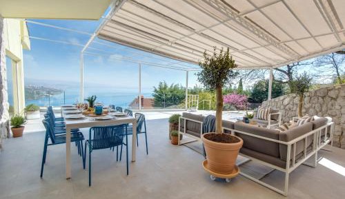 Villa with Sea View