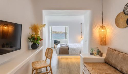 Deluxe Suite with Sea View
