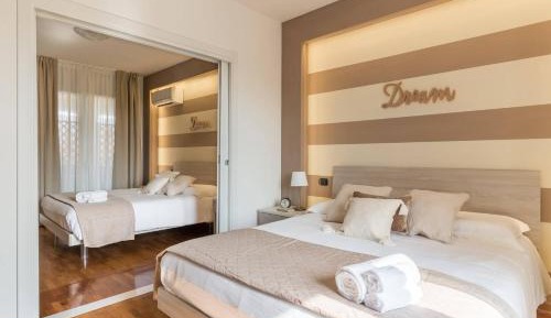 Quadruple Room with Private External Bathroom