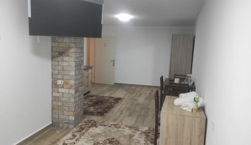 Deluxe Studio