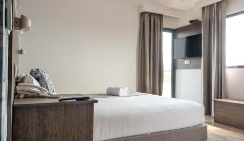 Standard King Room with Back Balcony